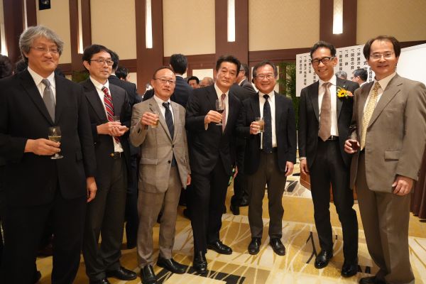 沖 英次先輩の教授就任祝賀会が開催されました｜新着情報｜九州大学